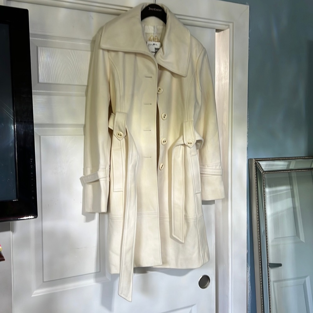 Beautiful coat with belt
